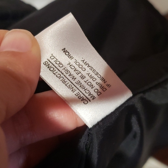 GALLERY black medium raincoat - Picture 9 of 10